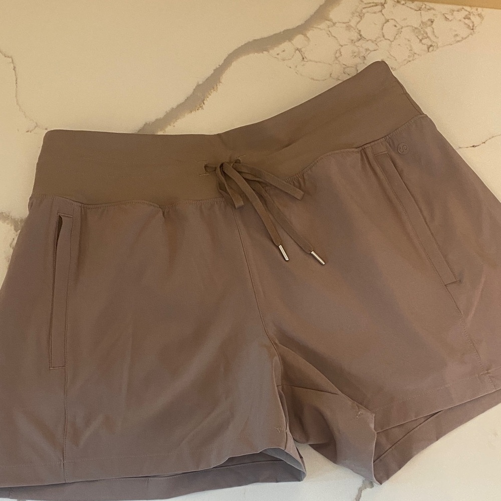 Women's CALIA Tan Mid-Rise Short